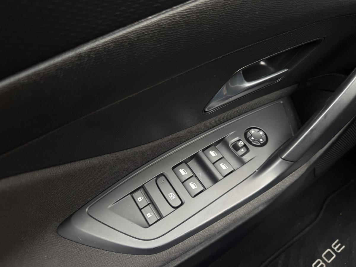 peugeot-308-2023-hibrido-1598cc