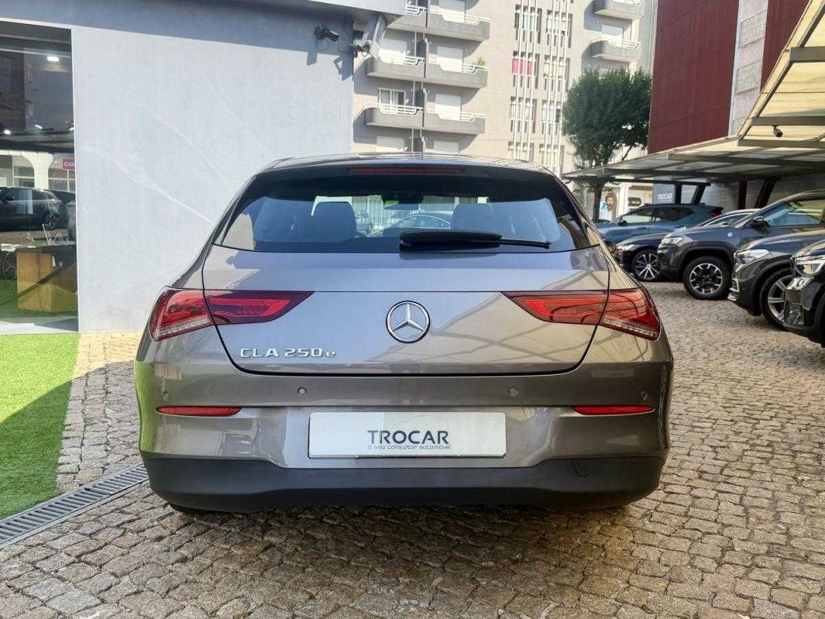 mercedes-benz-cla-2023-hibrido-1332cc
