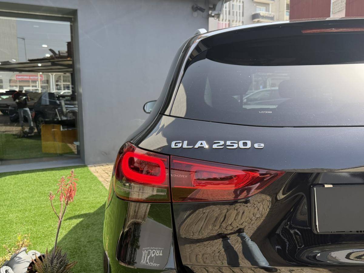 mercedes-benz-gla-2022-hibrido-1332cc