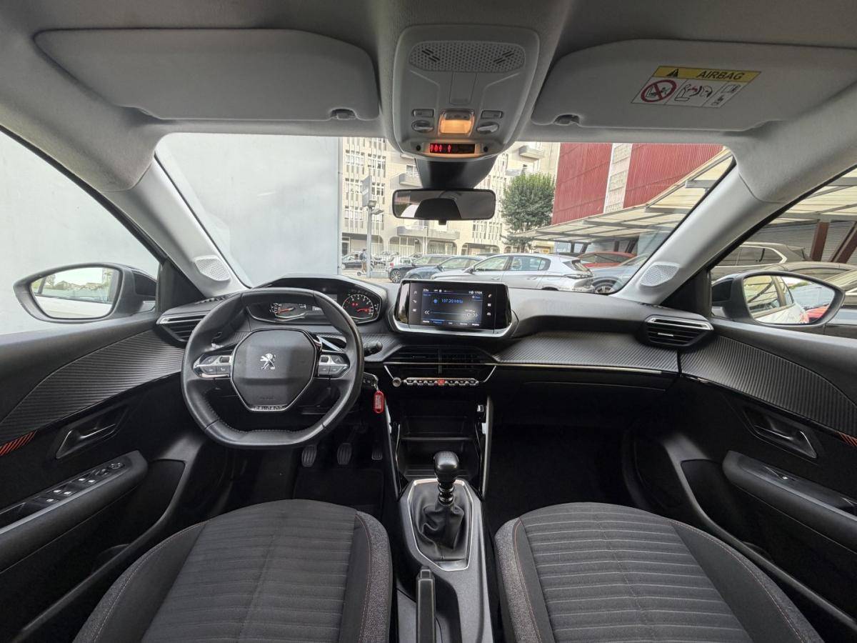 peugeot-208-2023-gasolina-1199cc