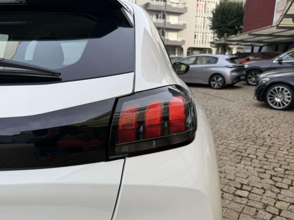 peugeot-208-2023-gasolina-1199cc
