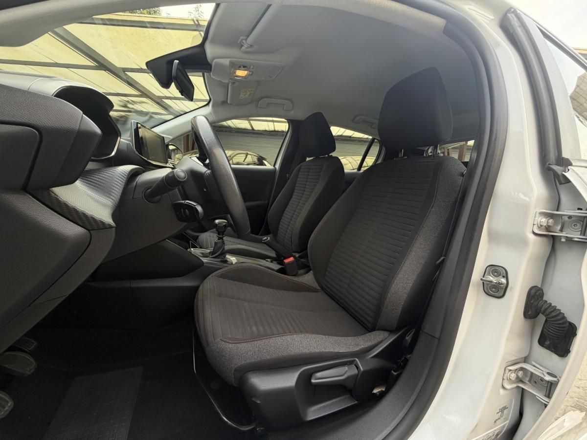 peugeot-208-2023-gasolina-1199cc