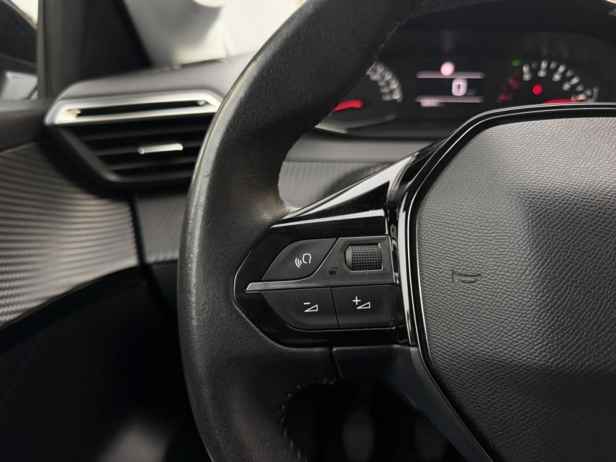 peugeot-208-2023-gasolina-1199cc