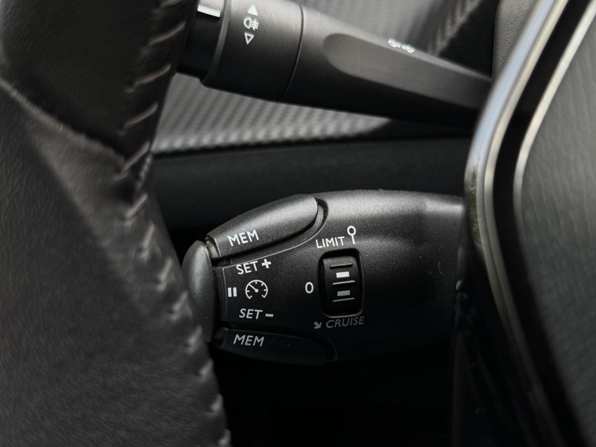 peugeot-208-2023-gasolina-1199cc