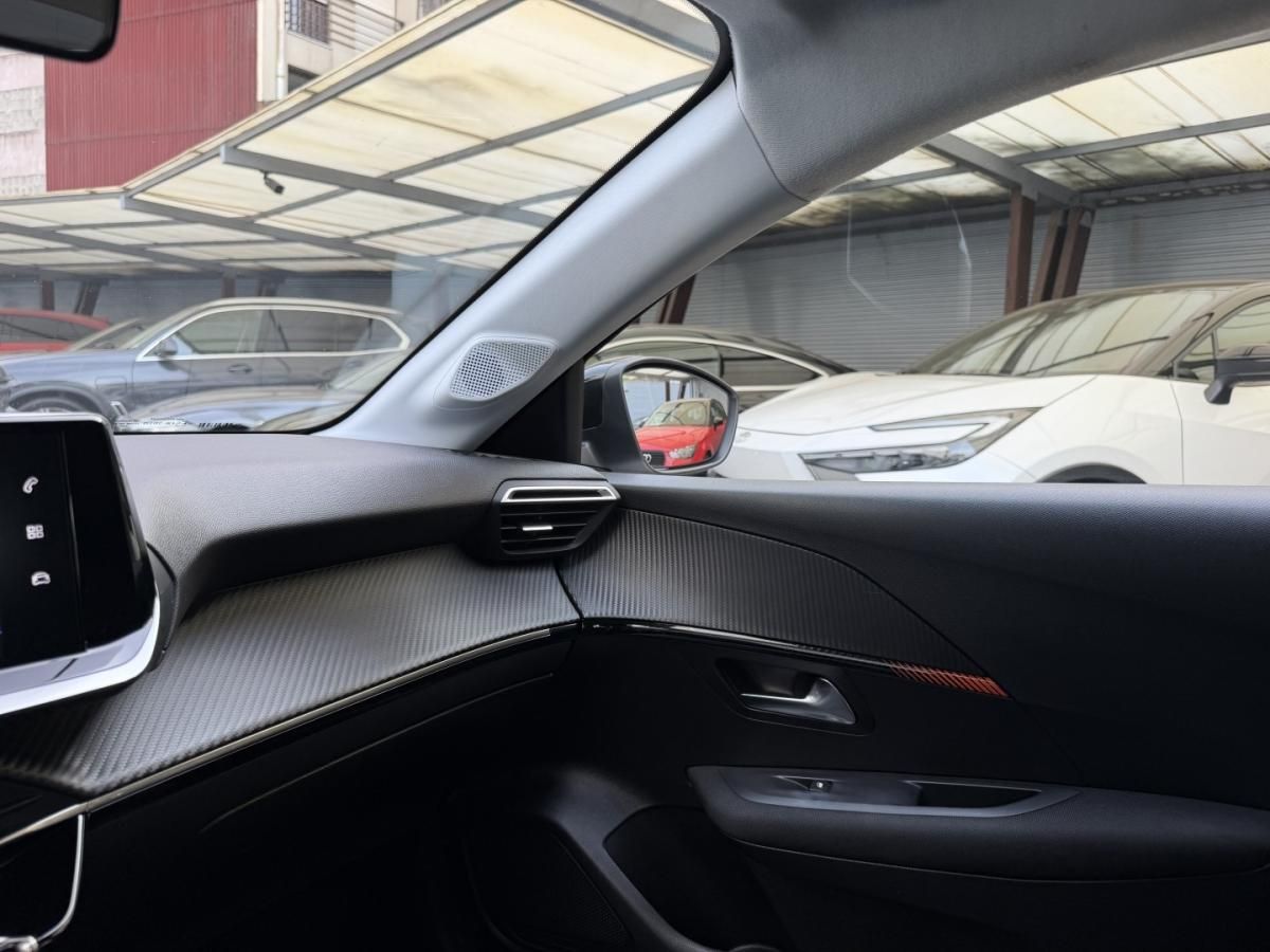 peugeot-208-2023-gasolina-1199cc