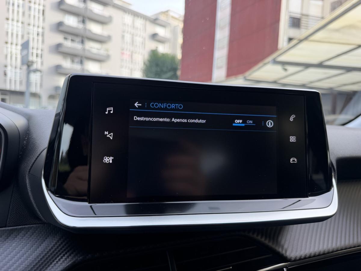 peugeot-208-2023-gasolina-1199cc