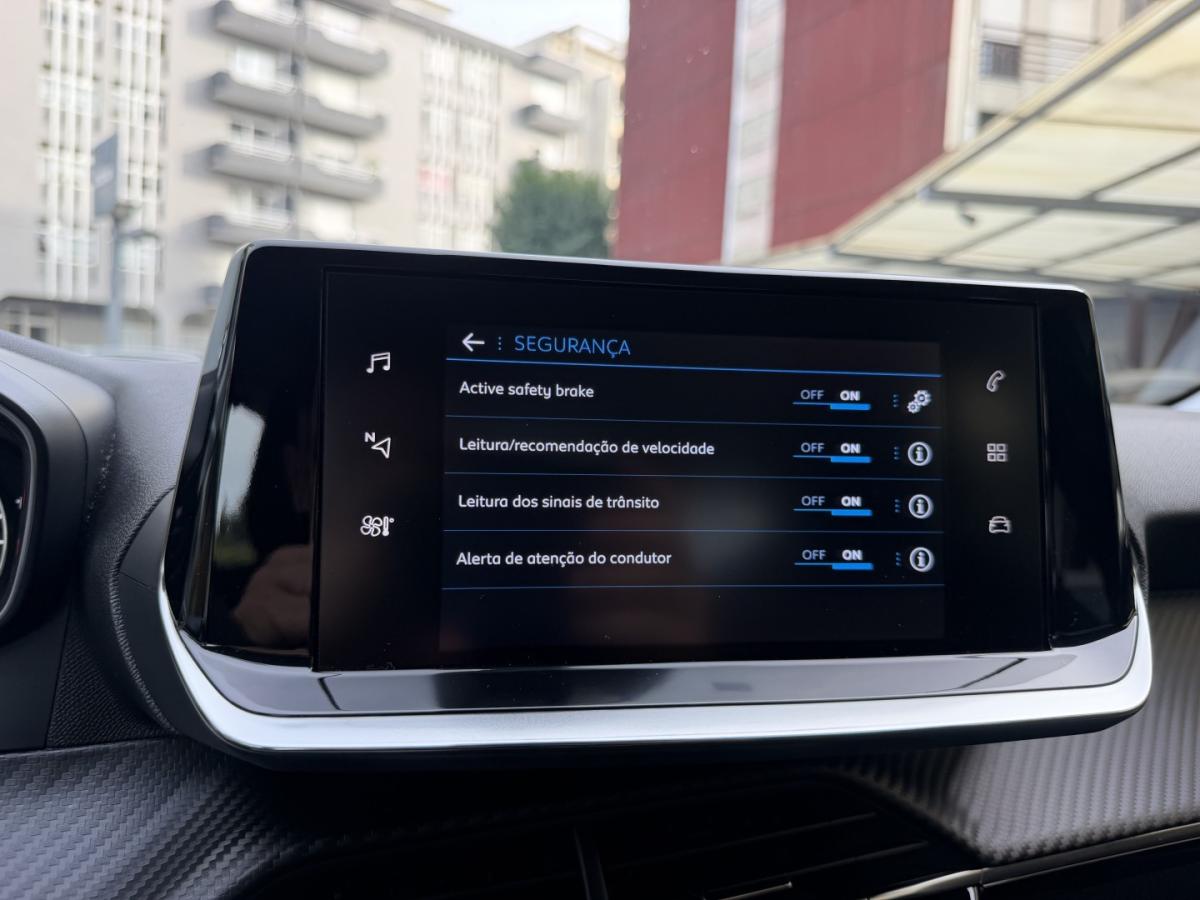 peugeot-208-2023-gasolina-1199cc