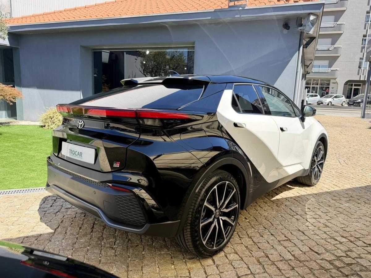 toyota-c-hr-2025-hibrido-1987cc