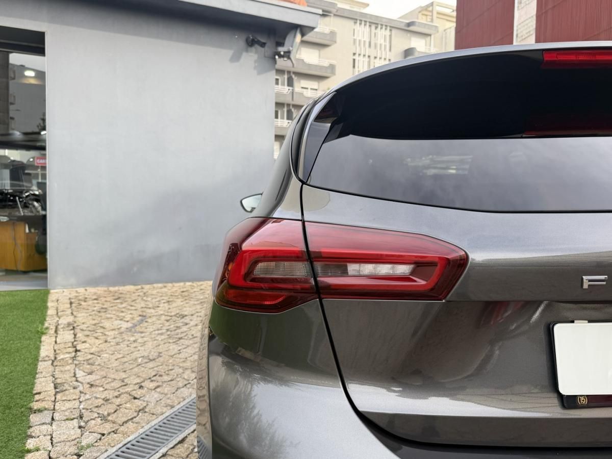 ford-focus-2022-diesel-1499cc