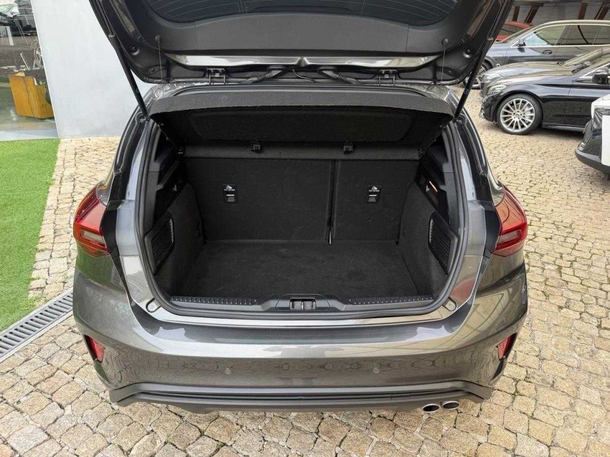 ford-focus-2022-diesel-1499cc