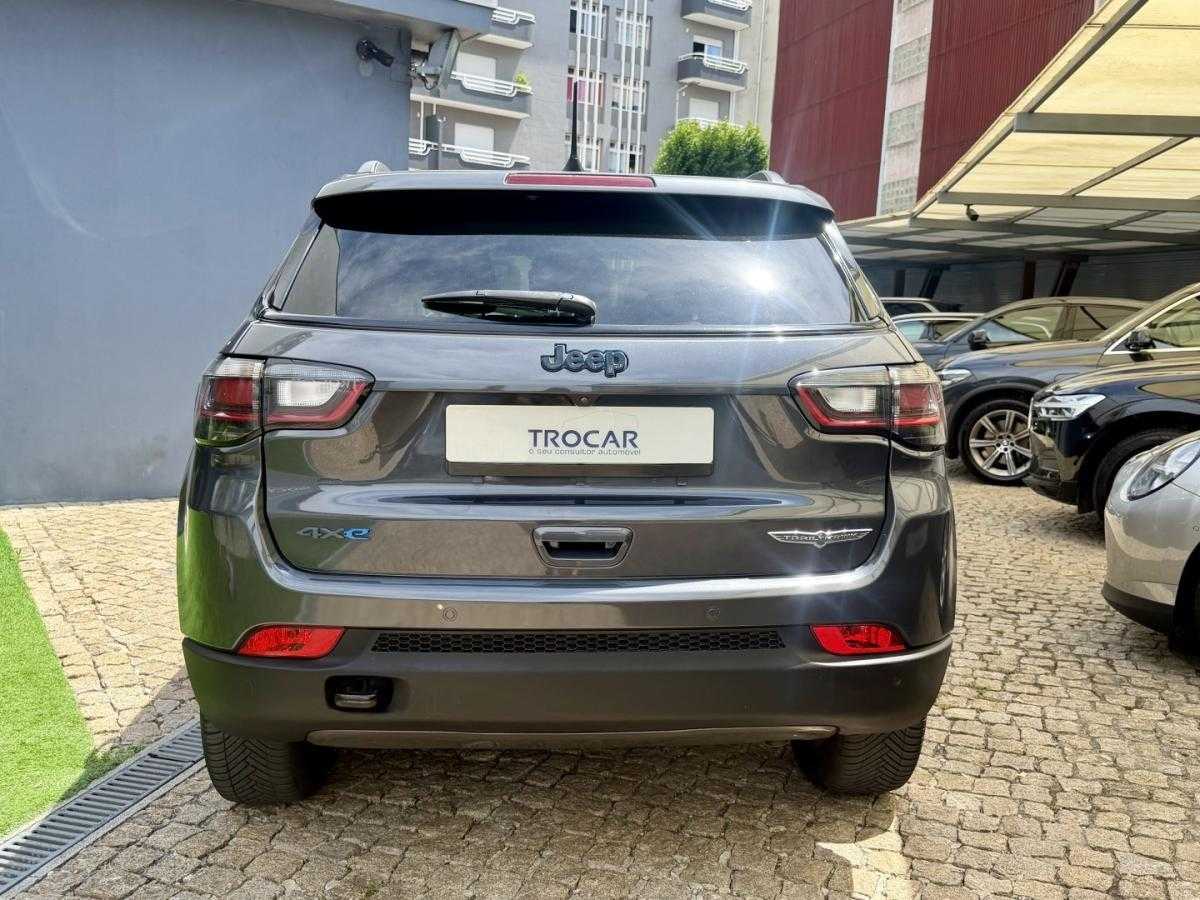 jeep-compass-2022-hibrido-1332cc