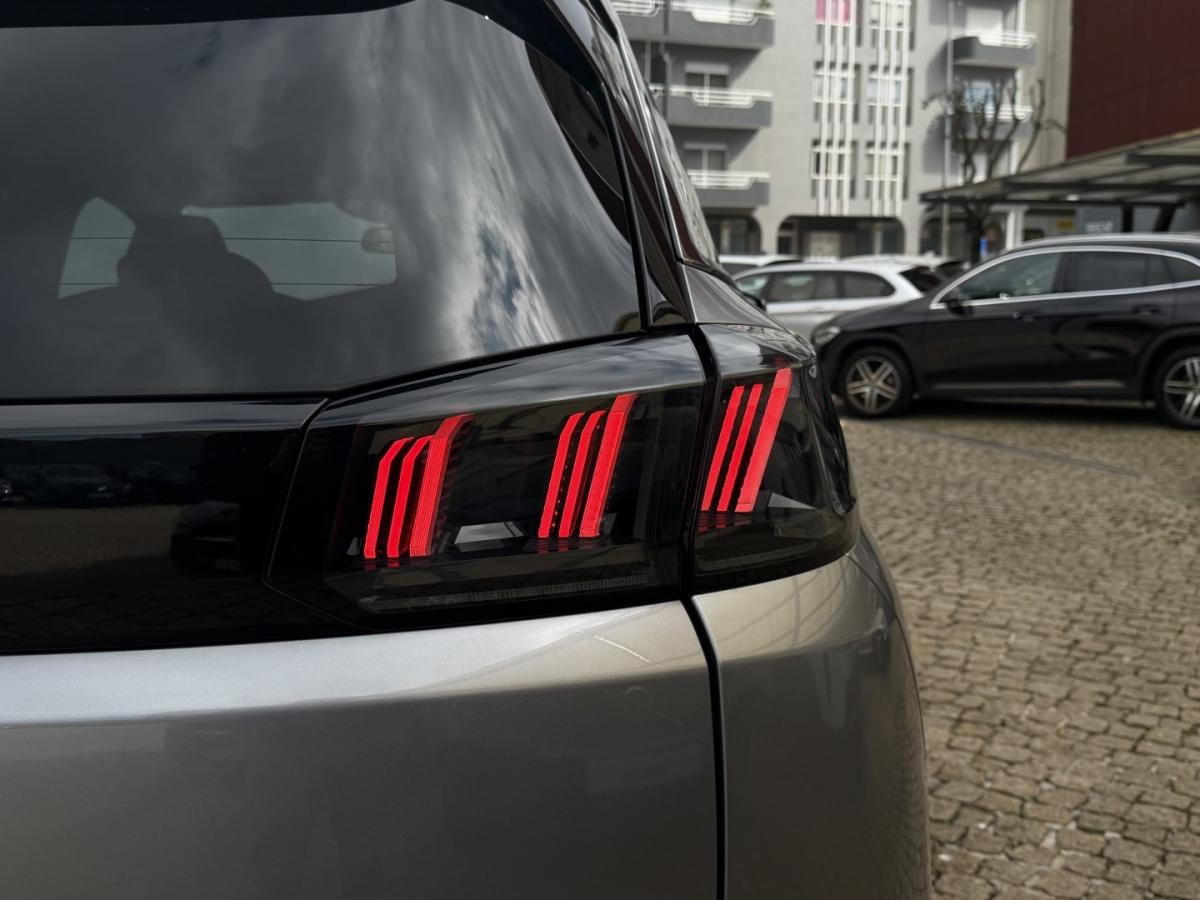 peugeot-5008-2021-gasolina-1199cc