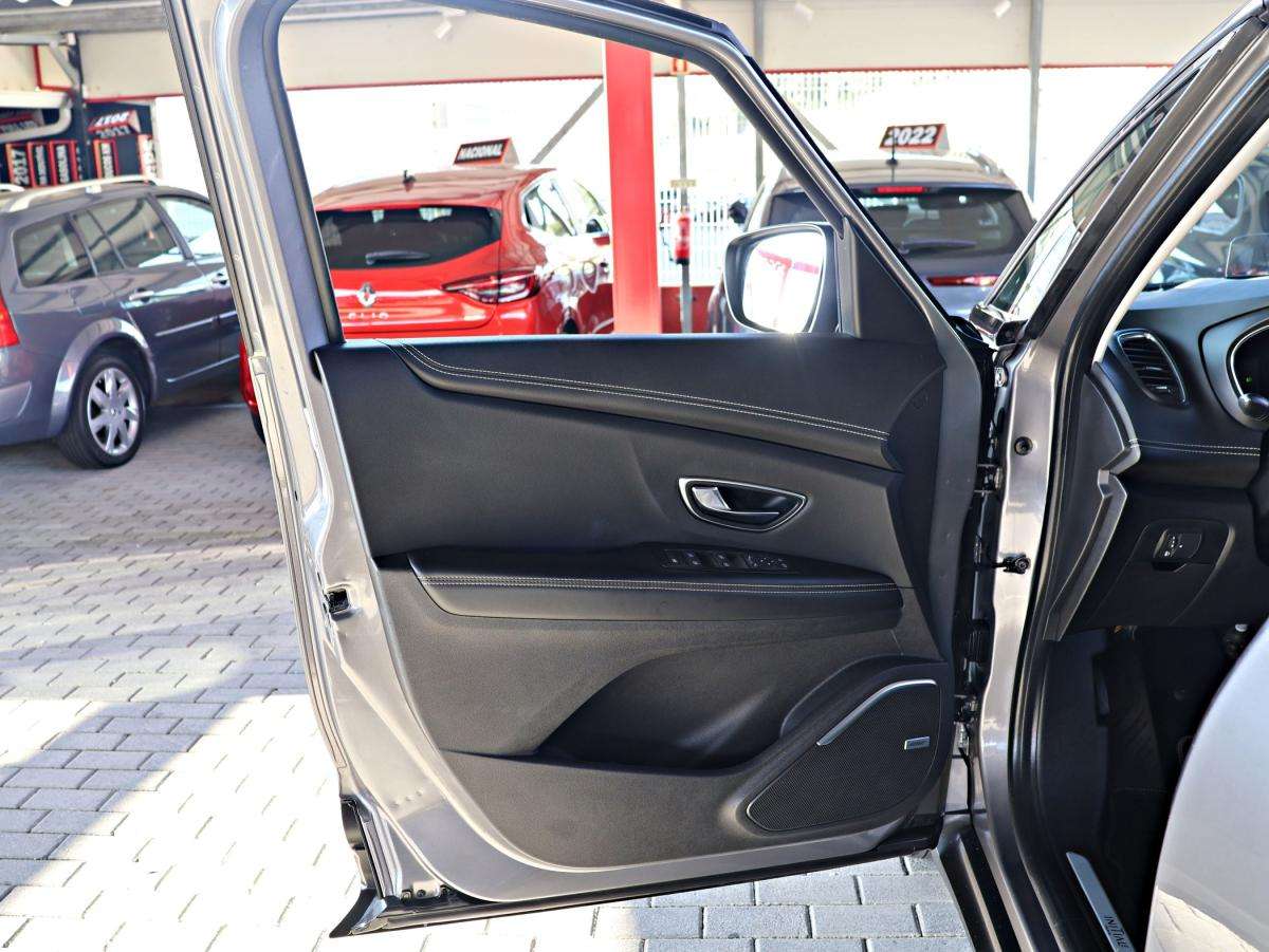 renault-grand-scenic-2018-diesel-1598cc