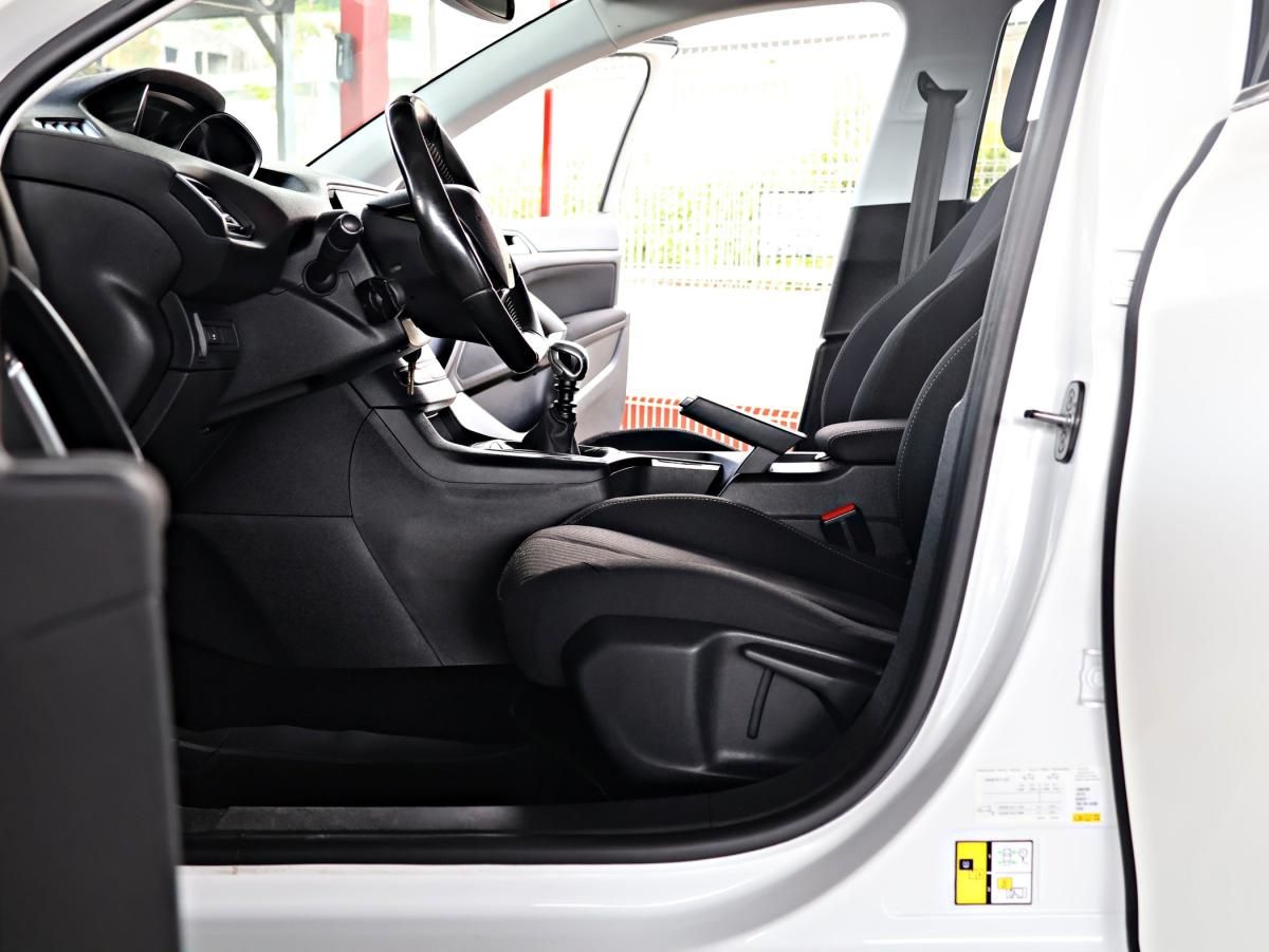 peugeot-308-2015-diesel-1560cc