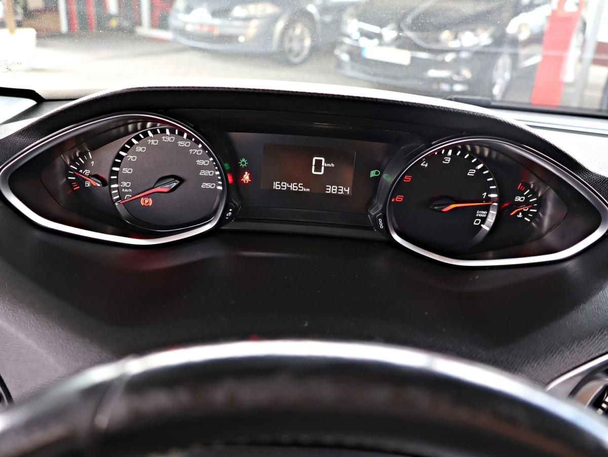 peugeot-308-2015-diesel-1560cc
