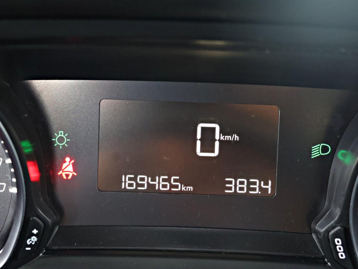 peugeot-308-2015-diesel-1560cc