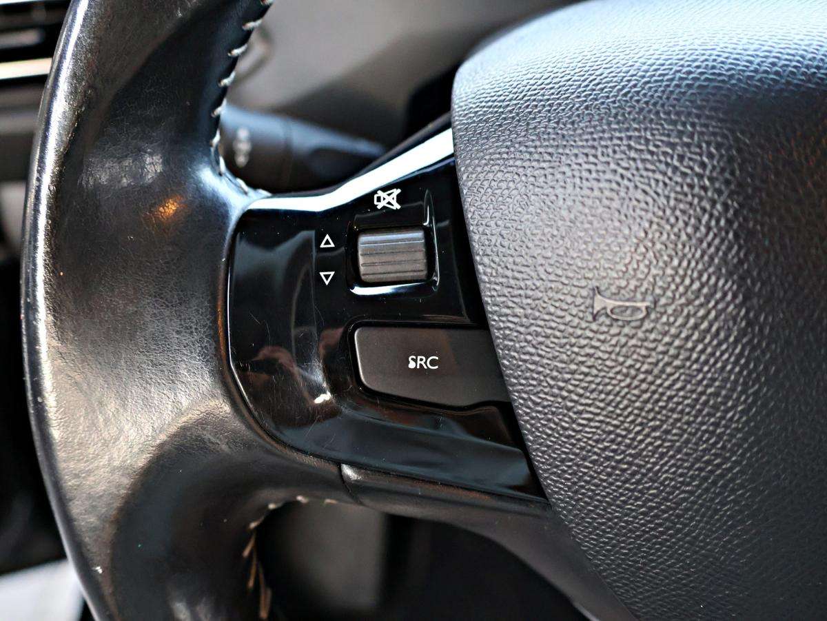 peugeot-308-2014-diesel-1560cc