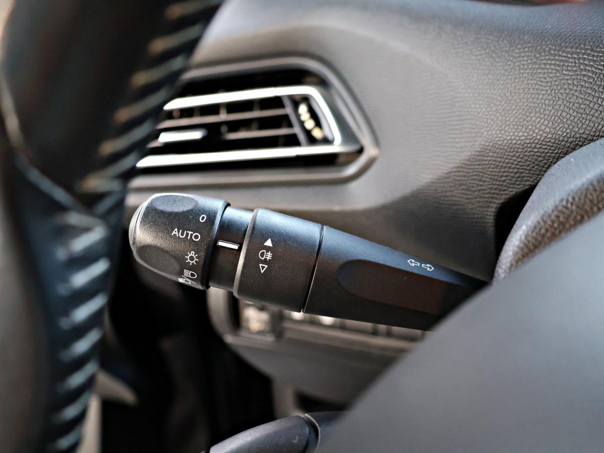 peugeot-308-2014-diesel-1560cc