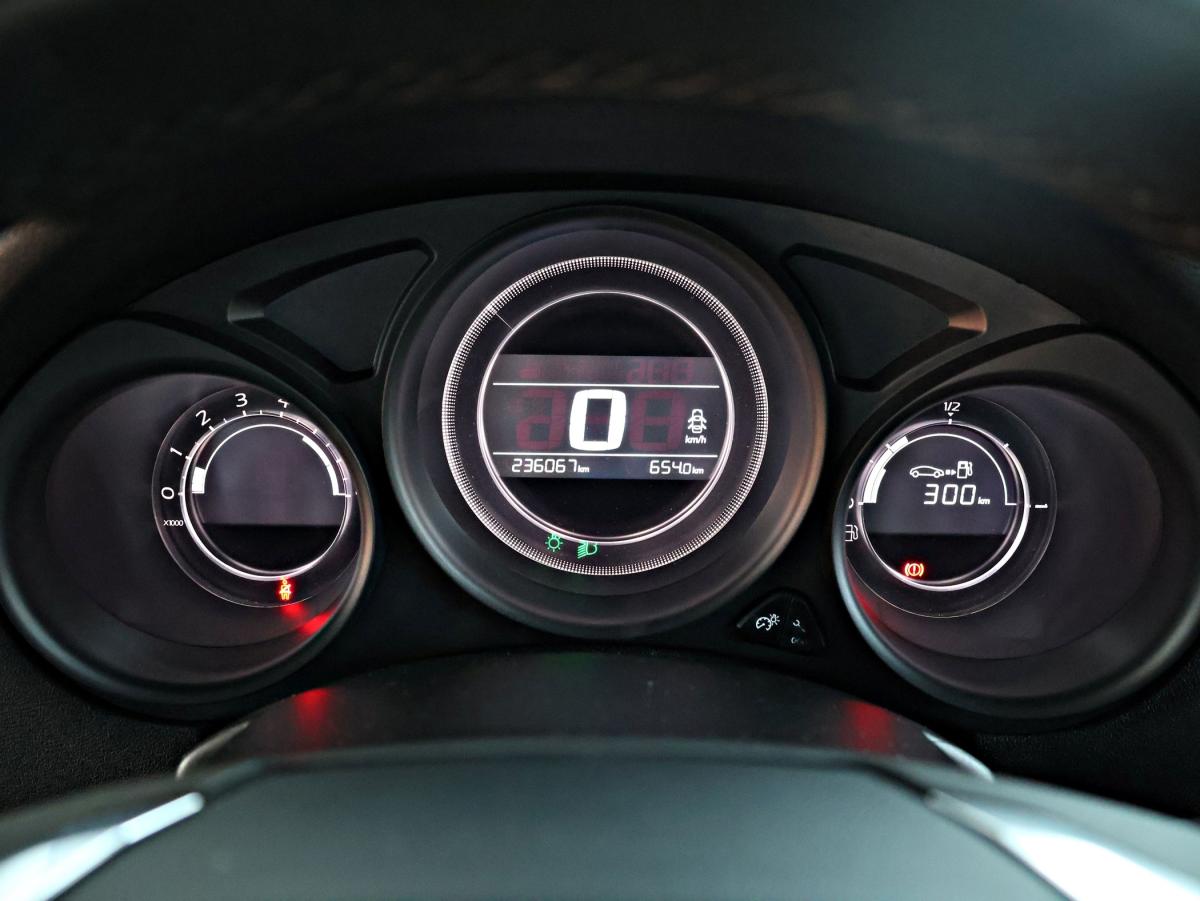 citroen-c4-2015-diesel-1560cc