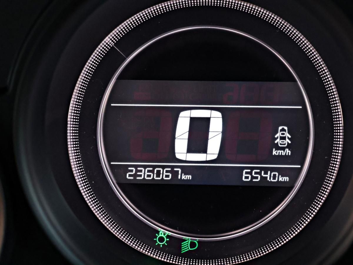 citroen-c4-2015-diesel-1560cc