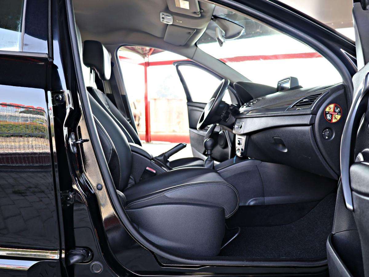 renault-megane-sport-tourer-2014-diesel-1461cc