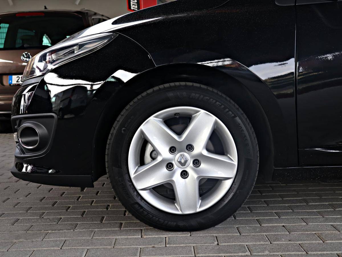 renault-megane-sport-tourer-2014-diesel-1461cc