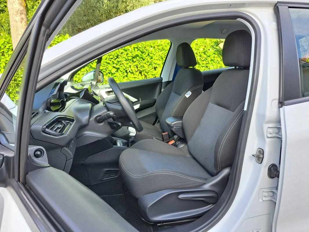 peugeot-208-2017-gasolina-1199cc