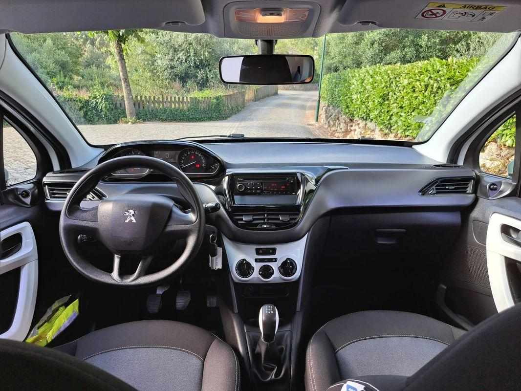 peugeot-208-2017-gasolina-1199cc