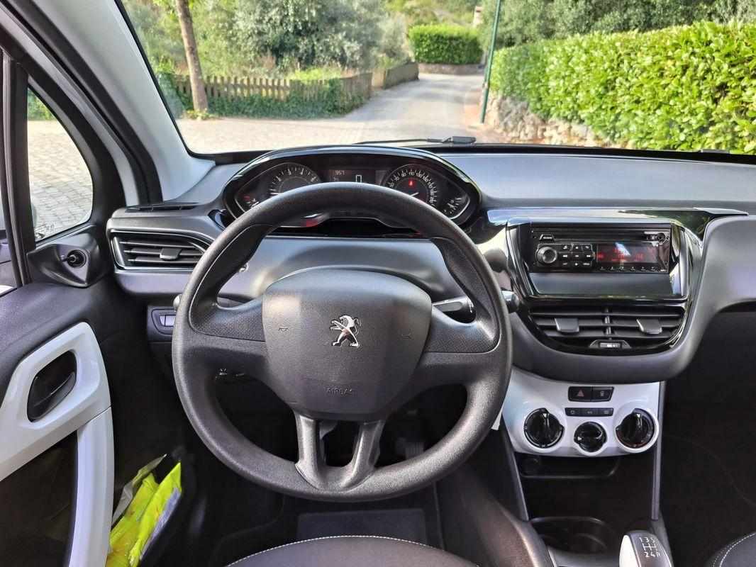 peugeot-208-2017-gasolina-1199cc