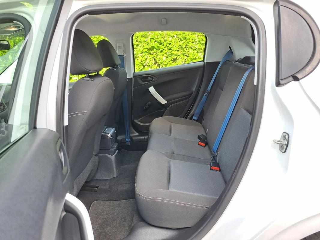 peugeot-208-2017-gasolina-1199cc