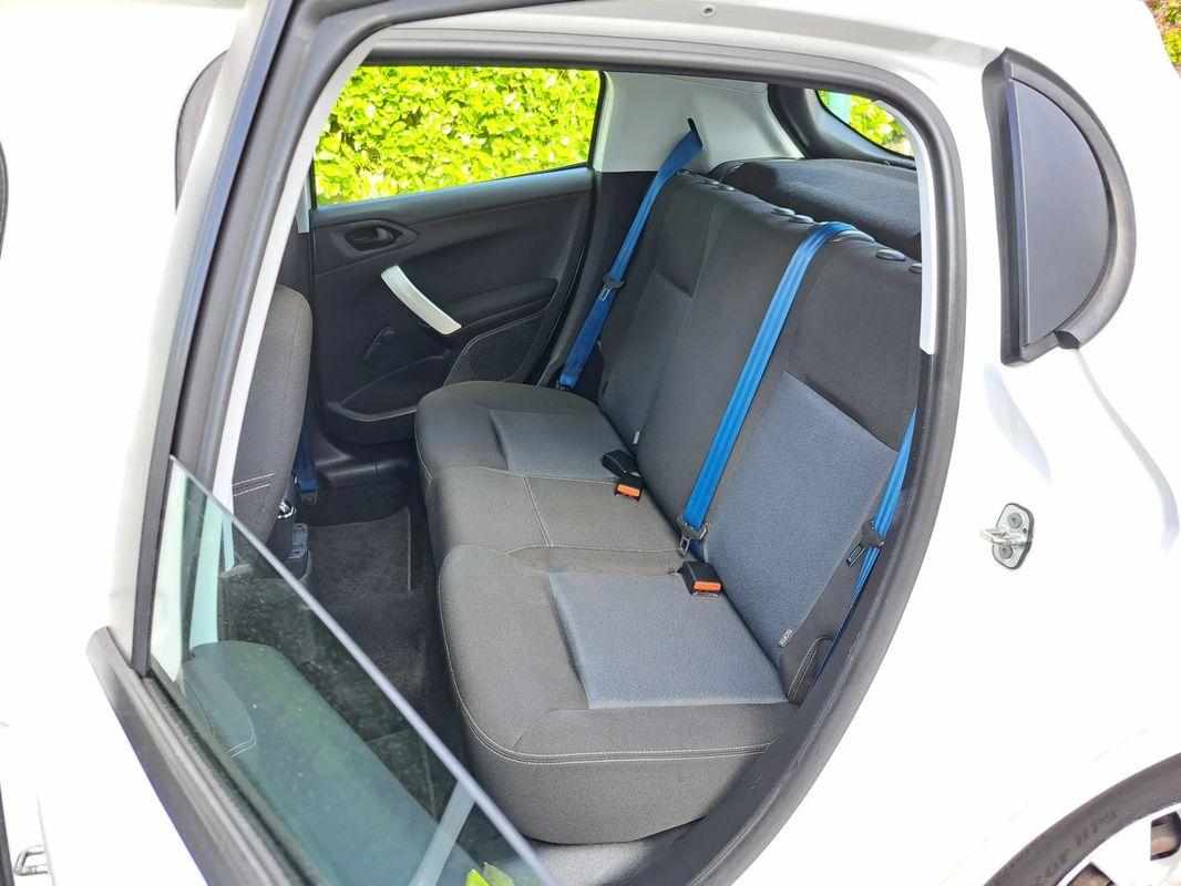 peugeot-208-2017-gasolina-1199cc