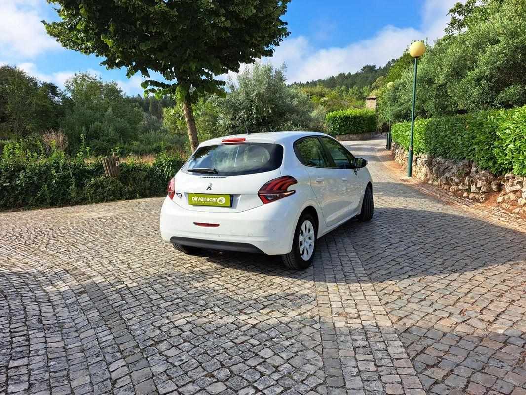 peugeot-208-2017-gasolina-1199cc