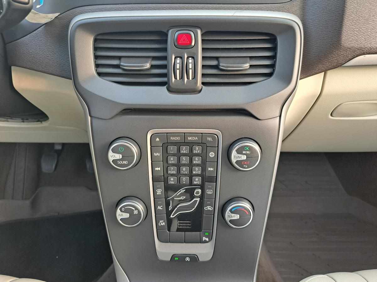 volvo-v40-d2-2015-diesel-1560cc