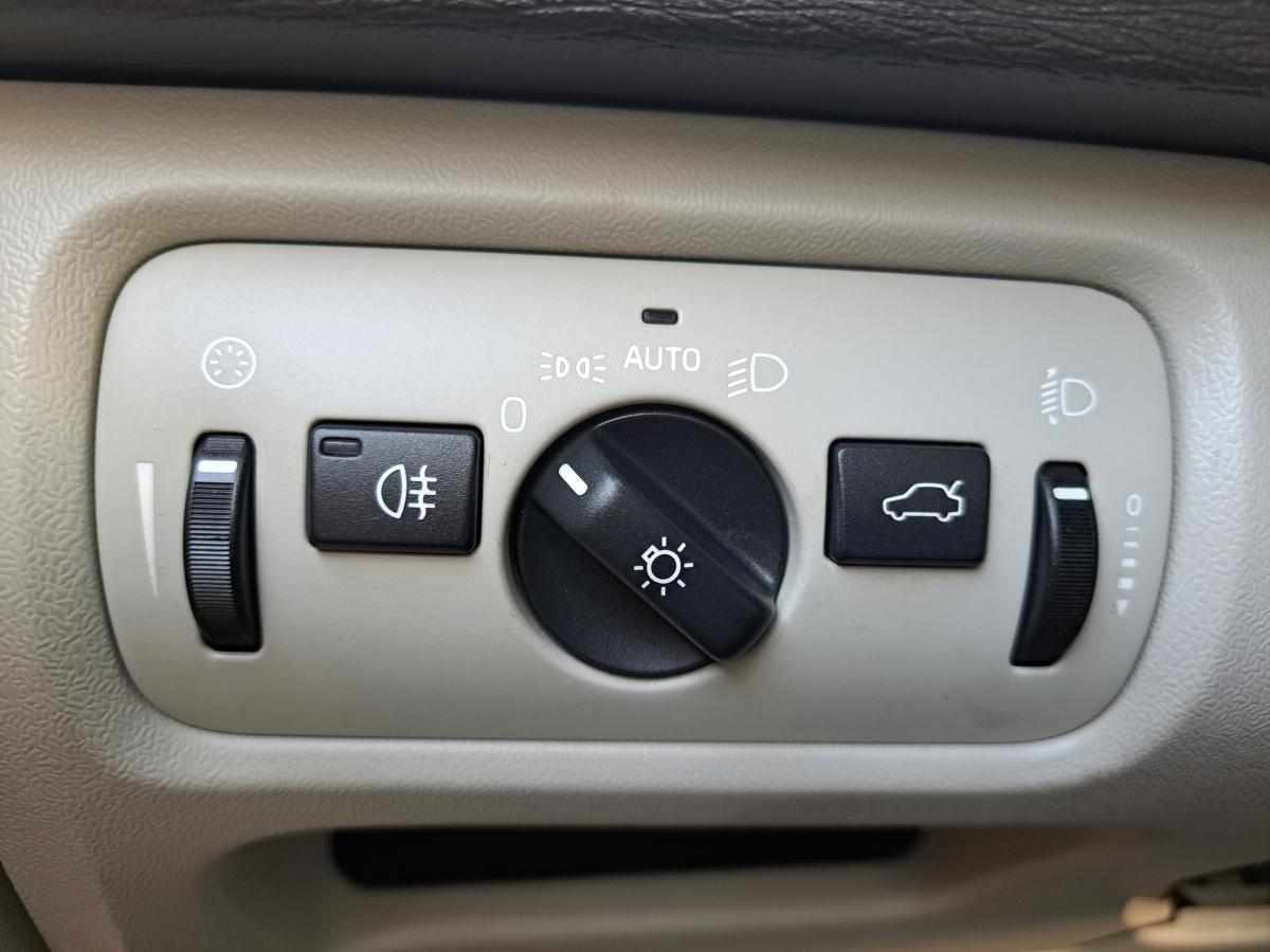 volvo-v40-d2-2015-diesel-1560cc