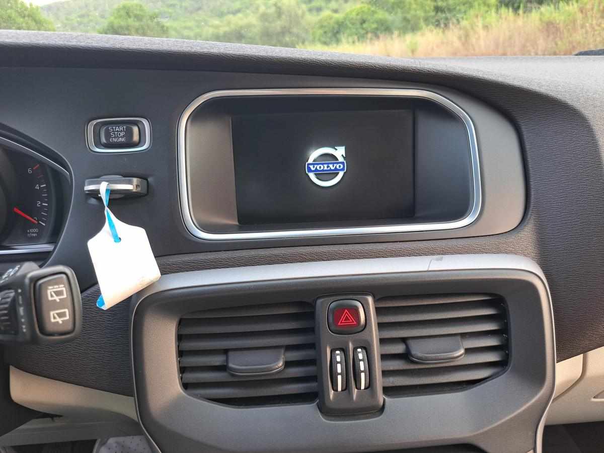 volvo-v40-d2-2015-diesel-1560cc