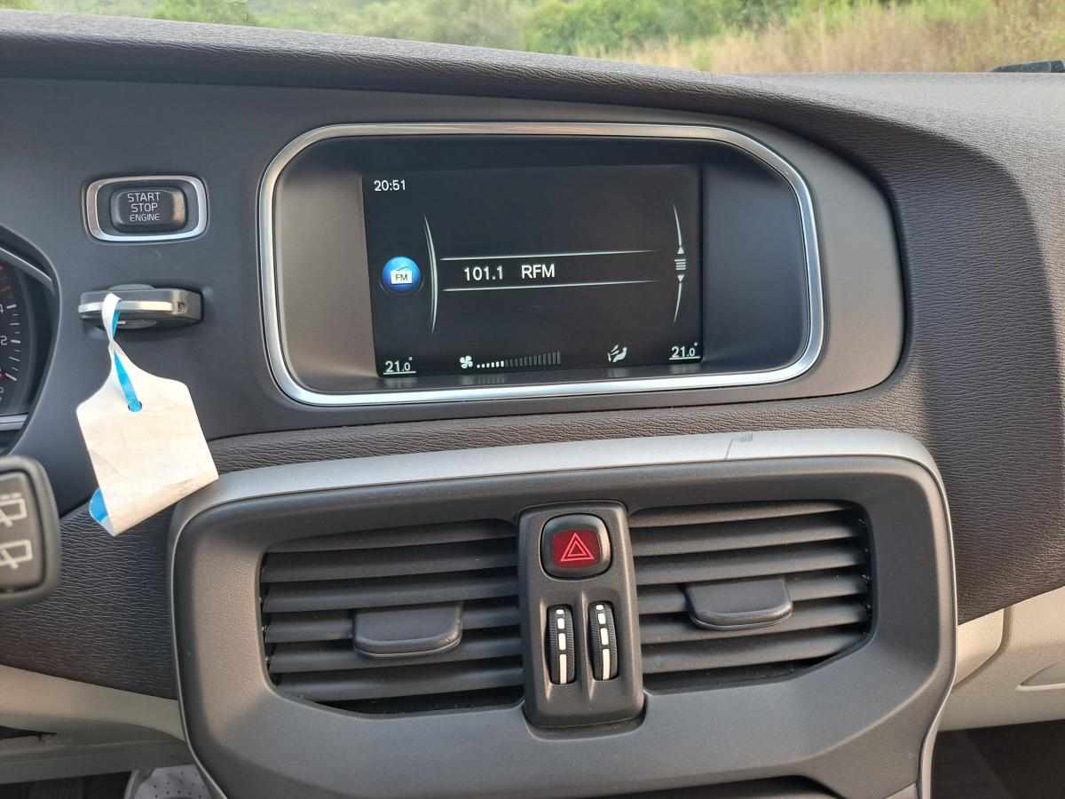 volvo-v40-d2-2015-diesel-1560cc