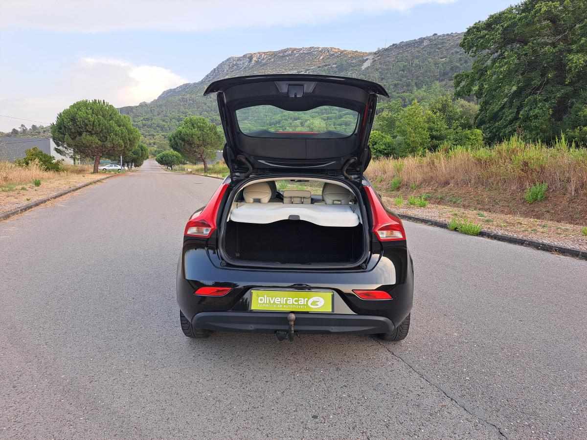 volvo-v40-d2-2015-diesel-1560cc
