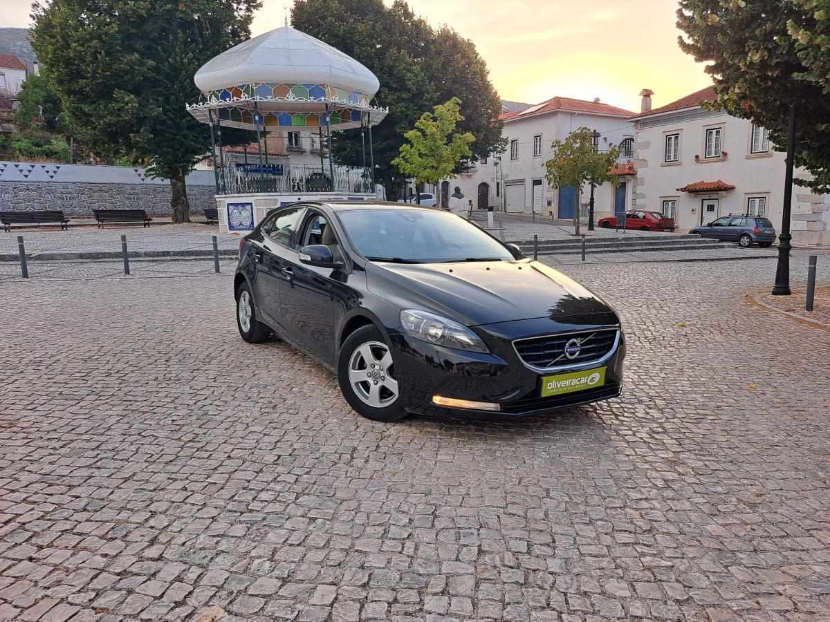 volvo-v40-d2-2015-diesel-1560cc