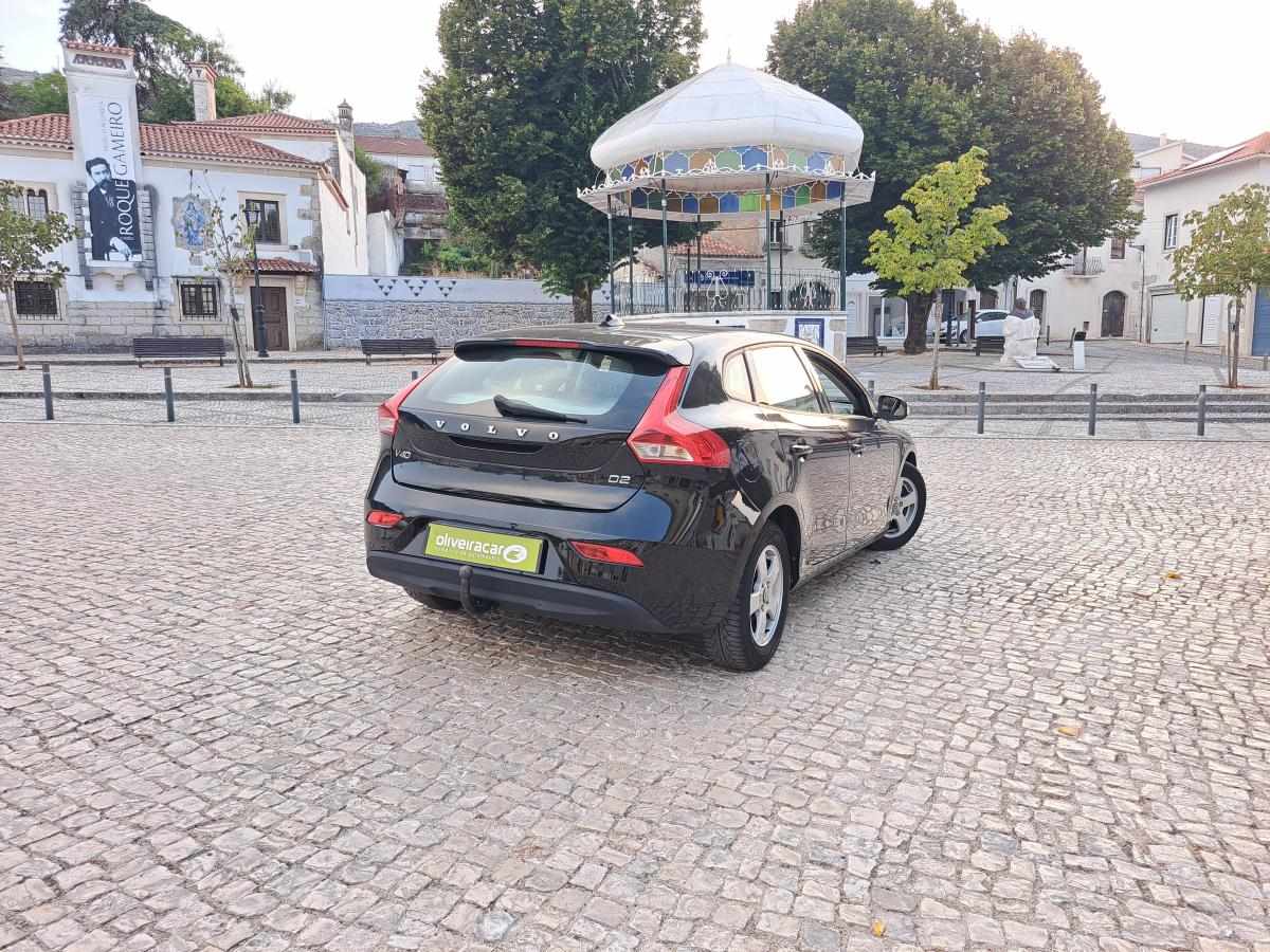 volvo-v40-d2-2015-diesel-1560cc