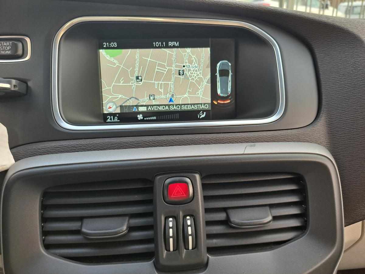 volvo-v40-d2-2015-diesel-1560cc