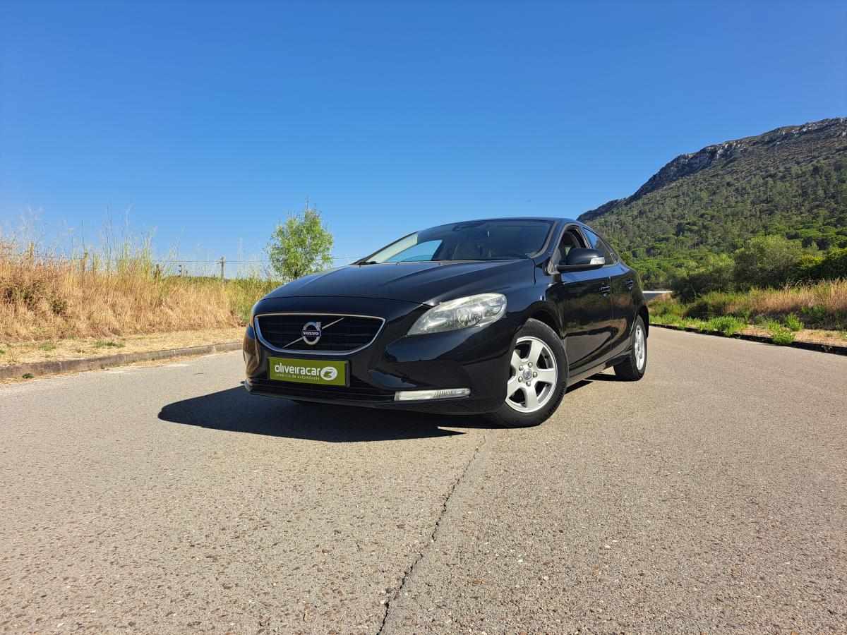 volvo-v40-d2-2015-diesel-1560cc