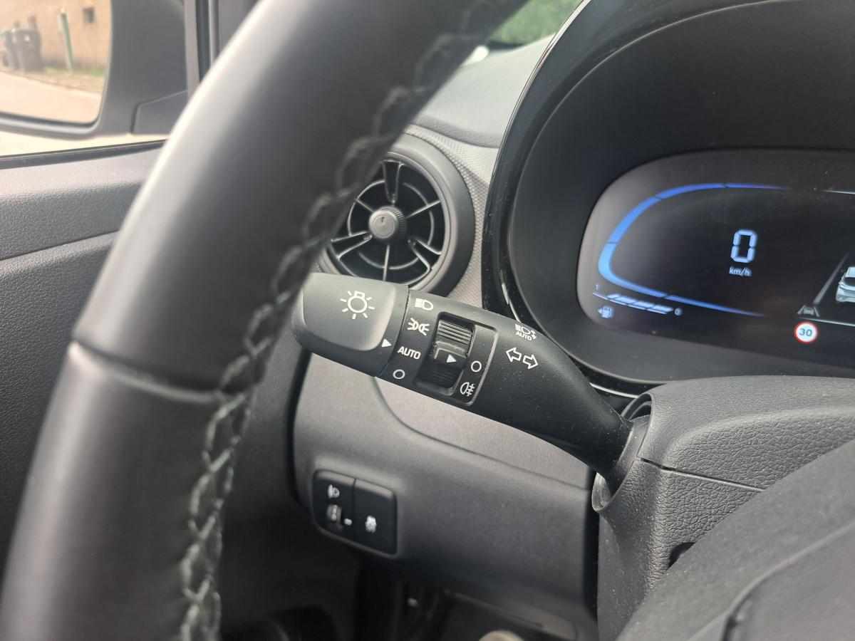 hyundai-i10-1-0-blue-2023-gasolina-998cc