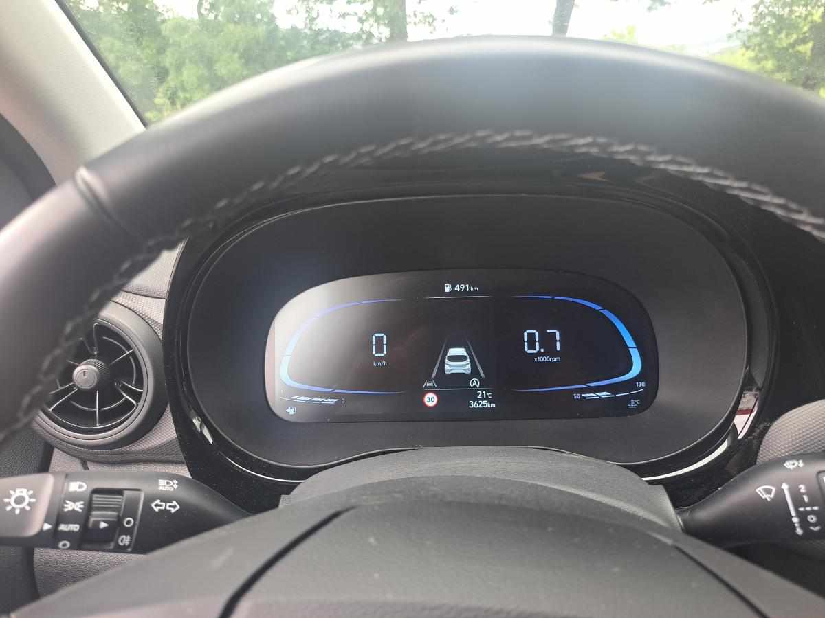 hyundai-i10-1-0-blue-2023-gasolina-998cc