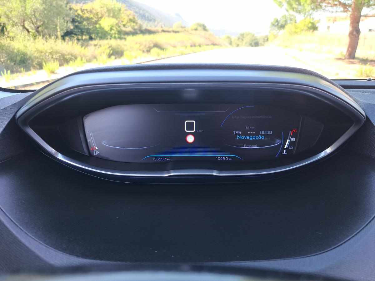 peugeot-3008-1-6-bluehdi-2017-diesel-1560cc