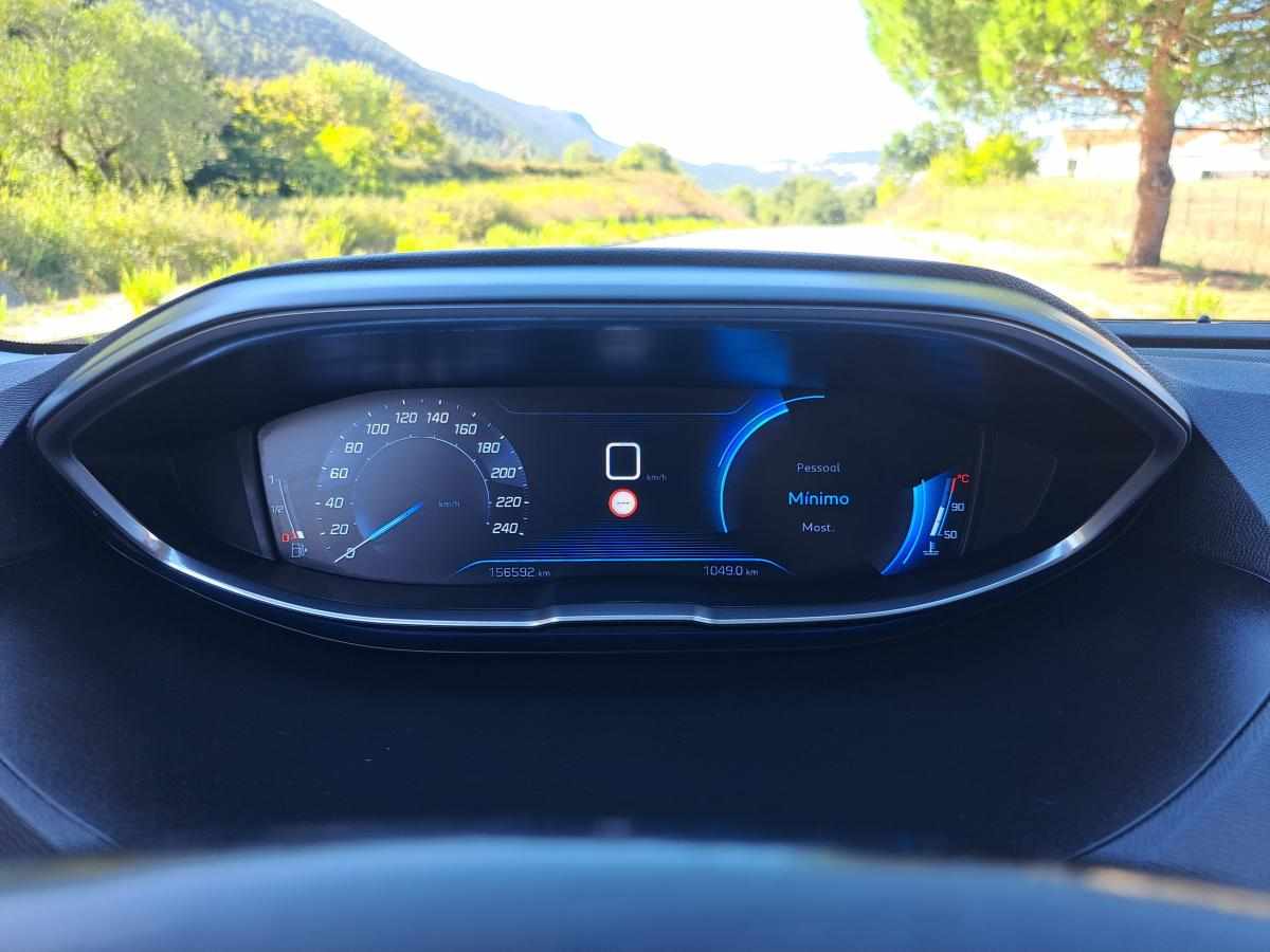 peugeot-3008-1-6-bluehdi-2017-diesel-1560cc