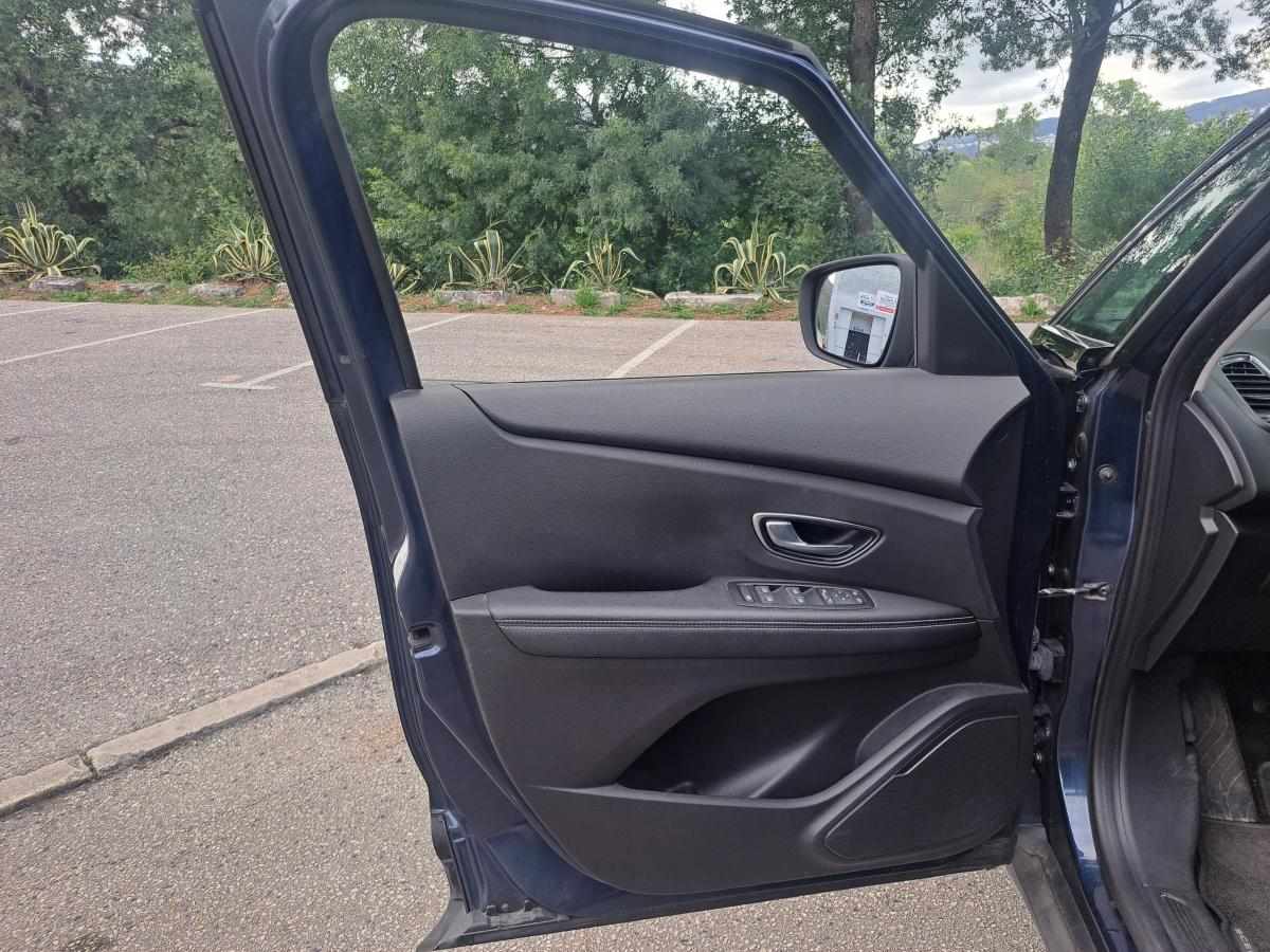 renault-scenic-1-7-blue-dci-2019-diesel-1749cc