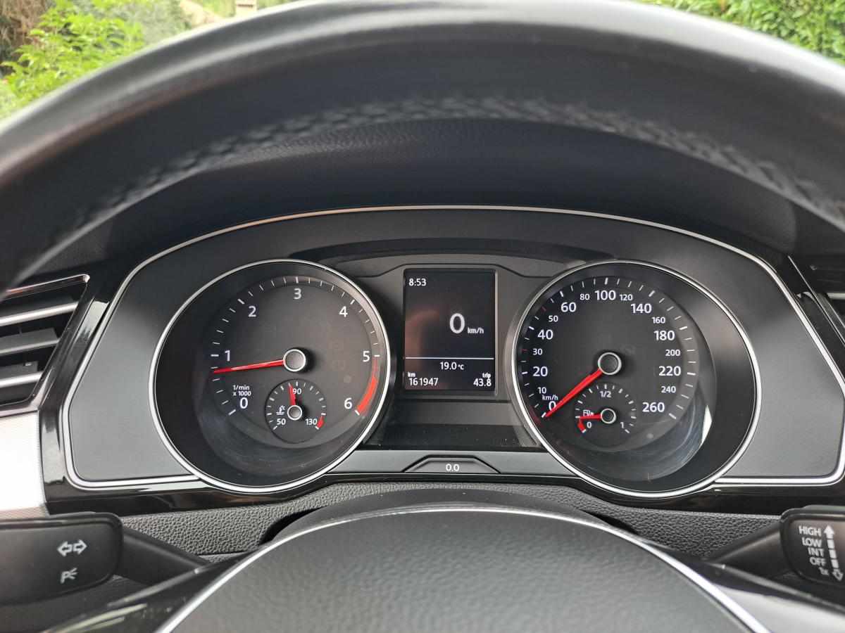 volkswagen-passat-1-6-tdi-bluemotion-2016-diesel-1598cc
