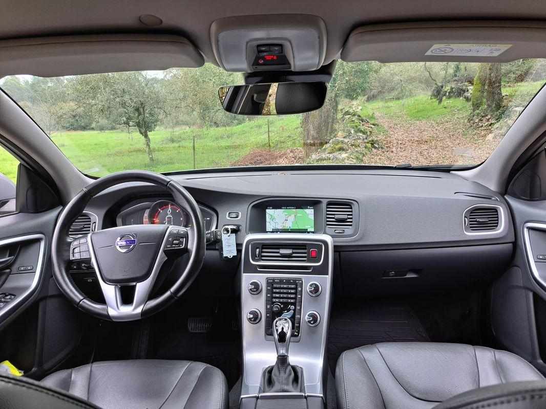 volvo-v60-2017-diesel-1969cc
