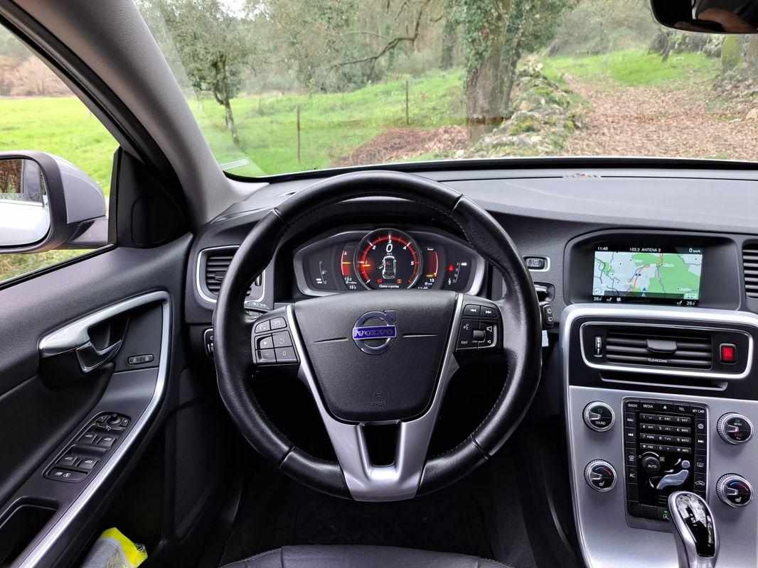 volvo-v60-2017-diesel-1969cc