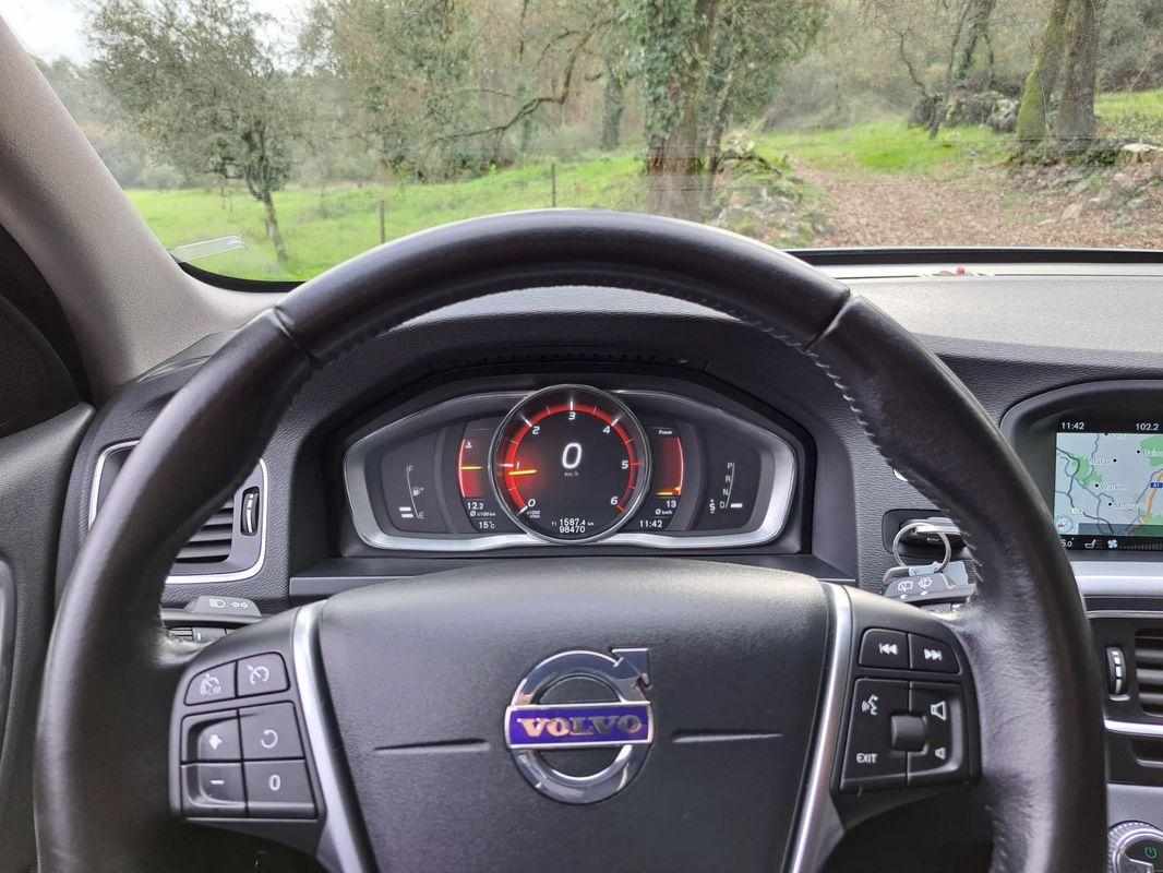 volvo-v60-2017-diesel-1969cc